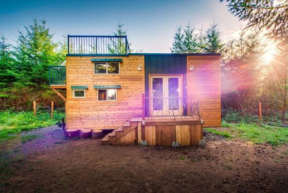 Mountaineer Tiny Home with Rooftop Deck những ngôi nhà nhỏ tốt nhất airbnb trong hệ thống khung thép đo nhẹ