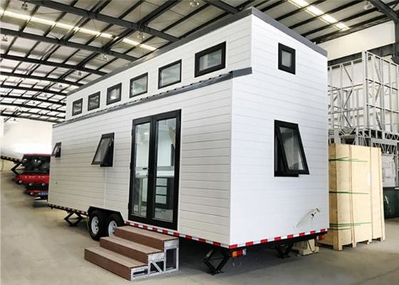Light Steel Prefab Tiny House On Wheels: Với Metal PU Sandwich Panel Bức tường và trailer